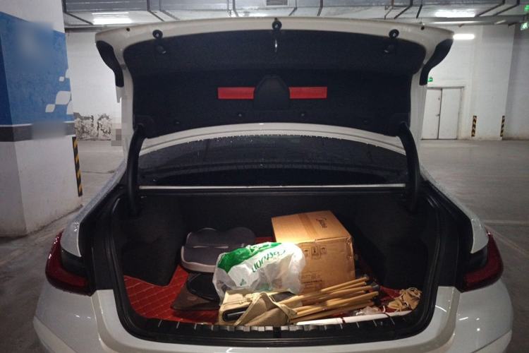Used BMW 3 Series 2022 320i Sport Package Trunk