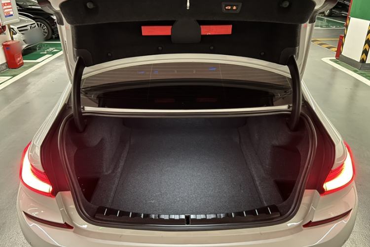Used BMW 3 Series 2022 325Li M Sport Package Trunk