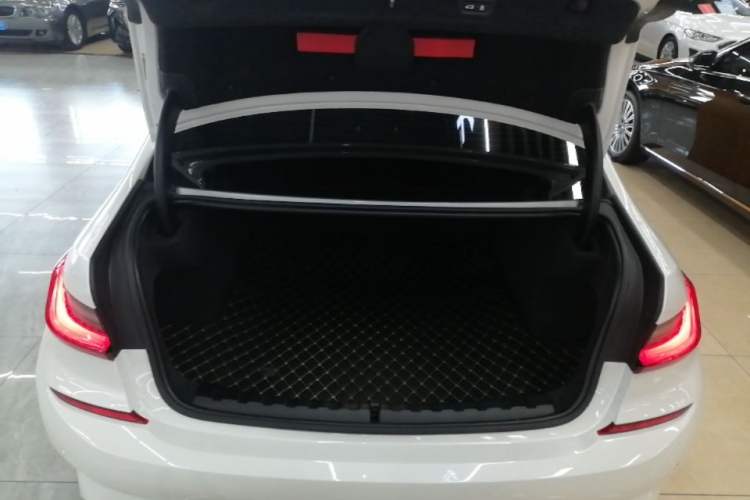 Used BMW 3 Series 2022 325Li M Sport Package Trunk