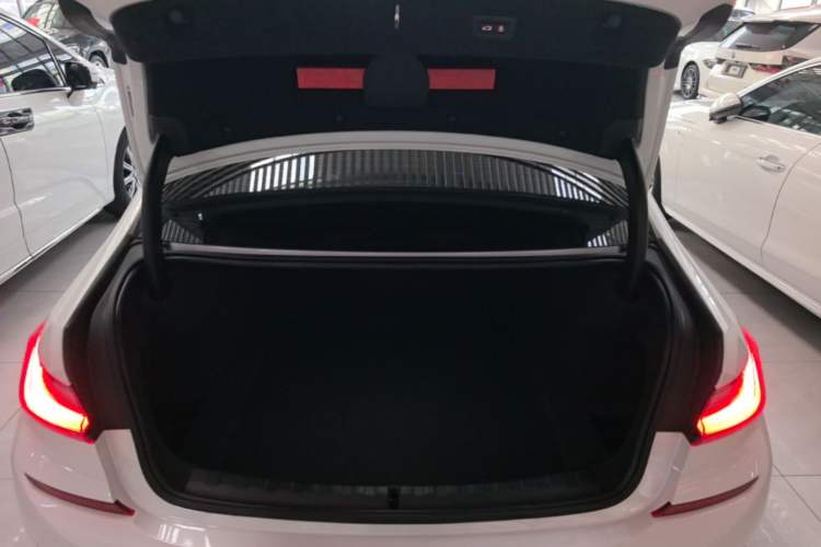 Used BMW 3 Series 2022 325Li M Sport Package Trunk