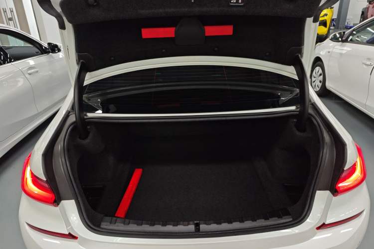 Used BMW 3 Series 2022 325Li M Sport Package Trunk