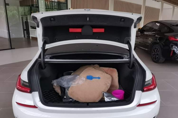 Used BMW 3 Series 2022 320Li M Sport Package Trunk