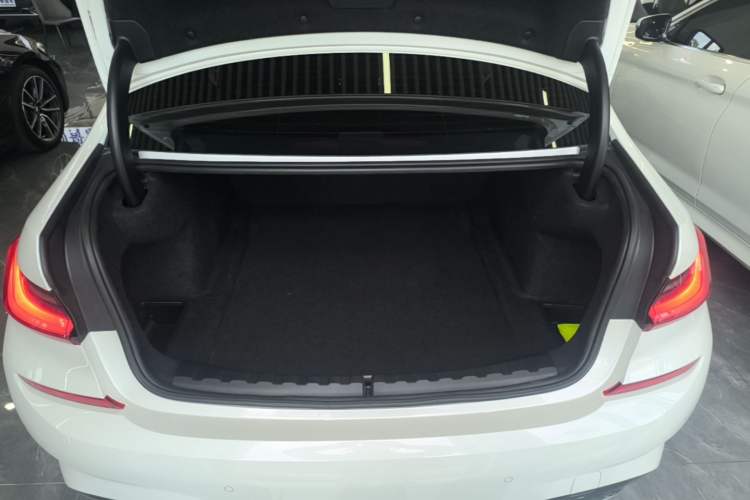 Used BMW 3 Series 2022 Updated 325Li M Sport Package Trunk