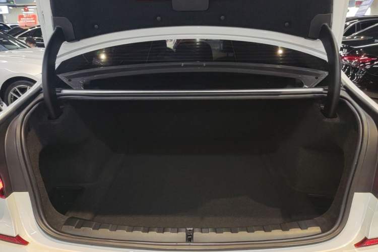 Used BMW 3 Series 2022 325Li M Sport Package Trunk