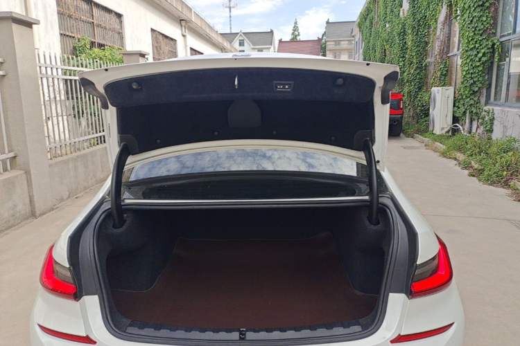 Used BMW 3 Series 2022 325Li M Sport Package Trunk