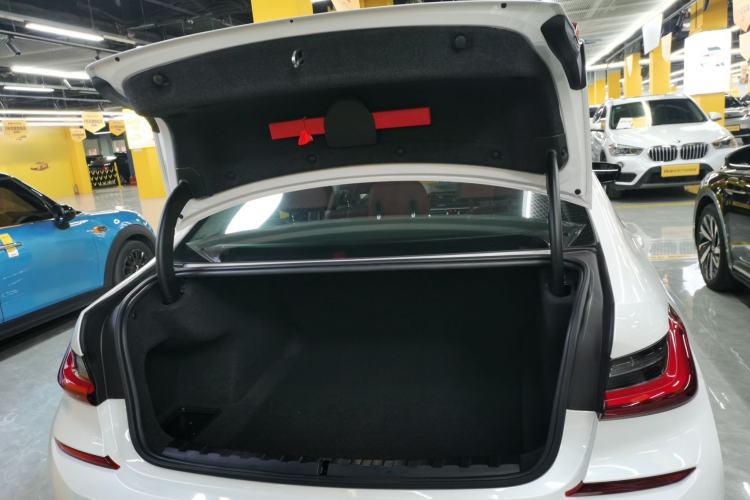 Used BMW 3 Series 2022 325i M Sport Package Trunk