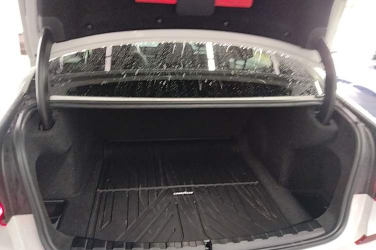 Used BMW 3 Series 2022 330Li xDrive M Sport Night Edition Package Trunk