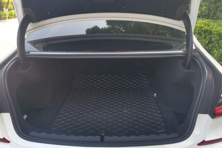 Used BMW 3 Series 2022 325Li M Sport Package Trunk
