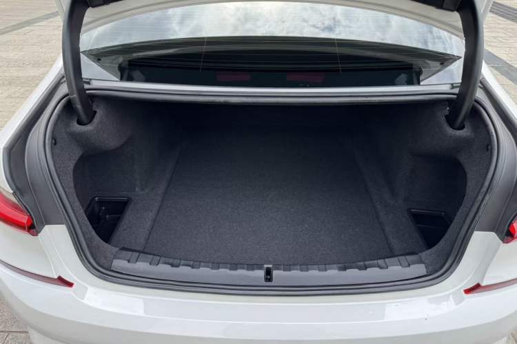 Used BMW 3 Series 2022 325Li M Sport Package Trunk