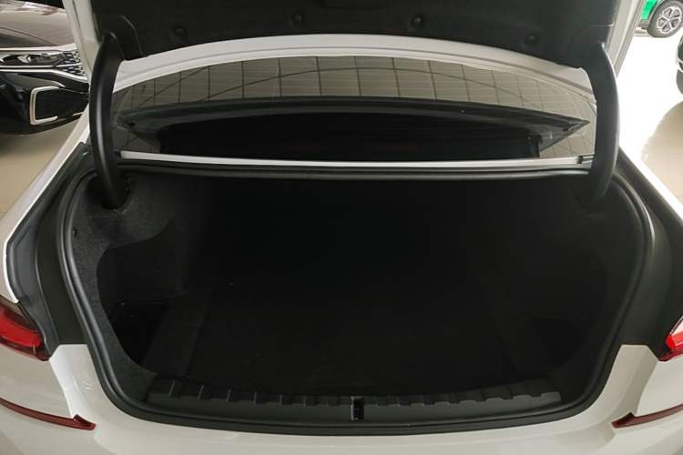 Used BMW 3 Series 2022 325Li M Sport Package Trunk