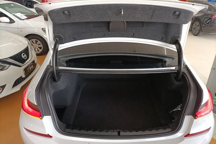 Used BMW 3 Series 2022 325i M Sport Night Edition Package Trunk