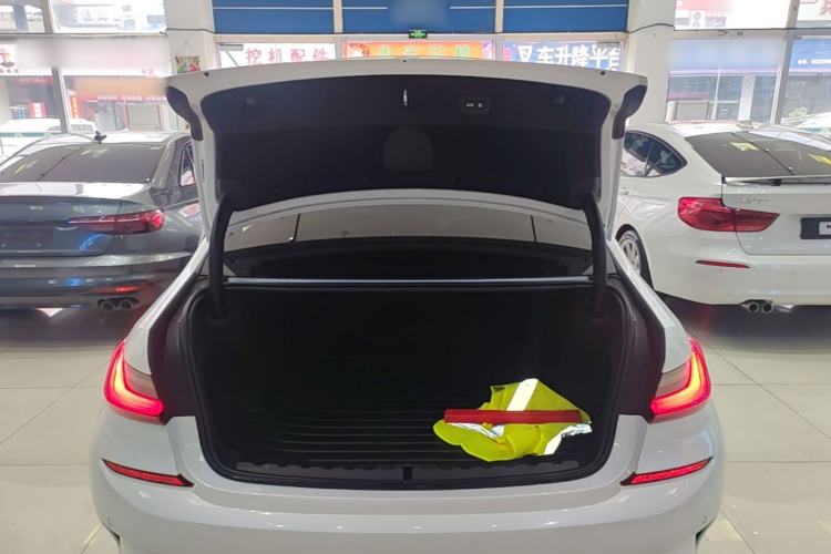 Used BMW 3 Series 2022 325Li M Sport Package Trunk