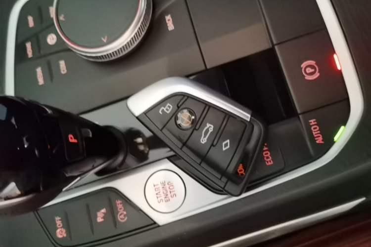Used BMW 3 Series 2022 325i M Sport Package Vehicle Key
