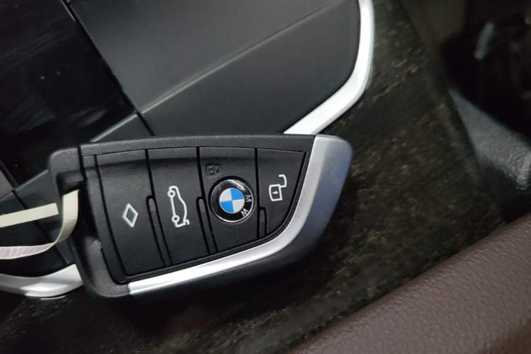 Used BMW 3 Series 2022 325Li M Sport Package Vehicle Key
