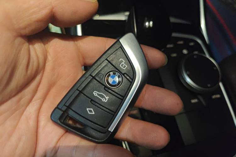 Used BMW 3 Series 2022 Updated 320i Sport Package Vehicle Key