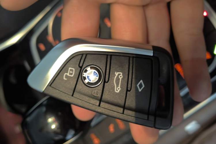 Used BMW 3 Series 2022 Updated 325Li M Sport Package Vehicle Key