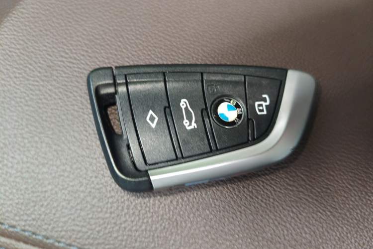 Used BMW 3 Series 2022 Updated 325Li M Sport Package Vehicle Key
