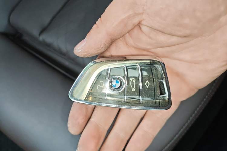 Used BMW 3 Series 2022 325Li M Sport Package Vehicle Key