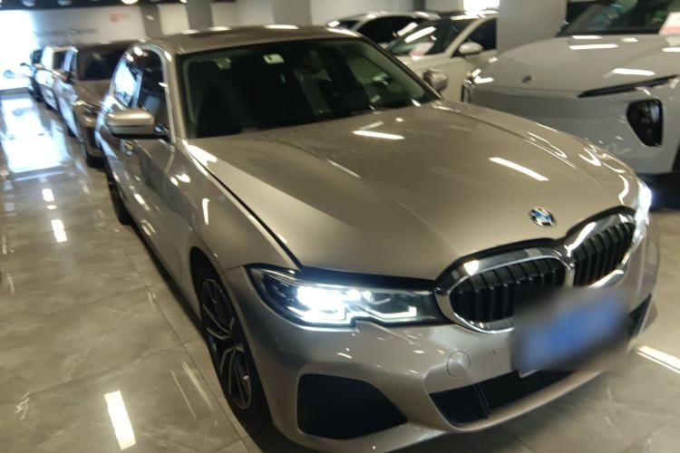 Used BMW 3 Series 2022 325Li M Sport Package Front Right 45 Deg