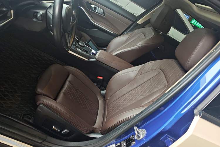 Used BMW 3 Series 2022 325i M Sport Package Left Front Seat