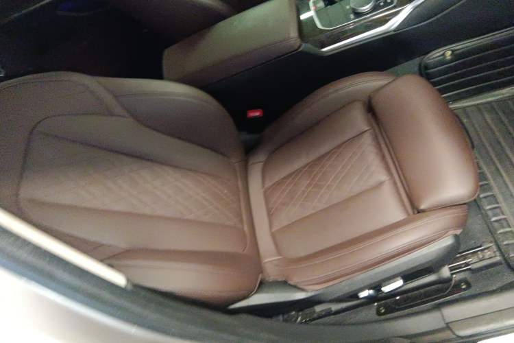 Used BMW 3 Series 2022 325Li M Sport Package Right Front Seat