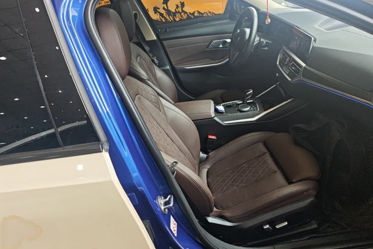 Used BMW 3 Series 2022 325i M Sport Package Right Front Seat