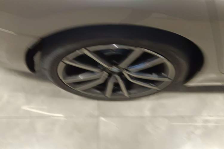Used BMW 3 Series 2022 325Li M Sport Package Right Rear Wheel Hub
