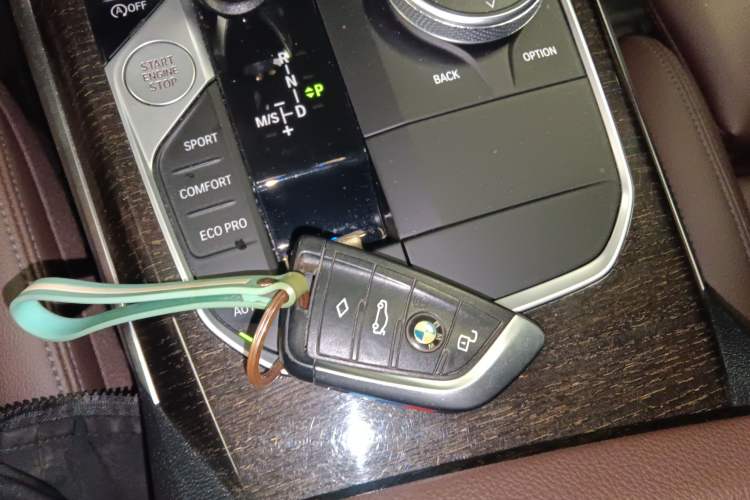 Used BMW 3 Series 2022 325Li M Sport Package Vehicle Key