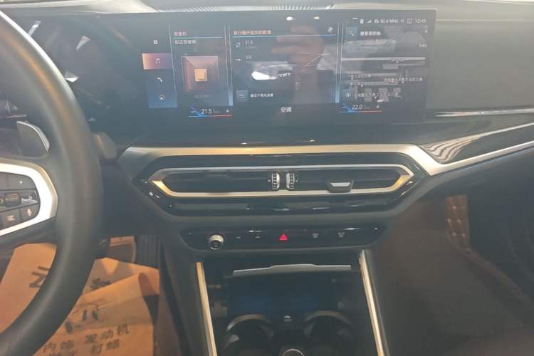 Used BMW 3 Series 2023 325Li M Sport Package Audio And AC Panel