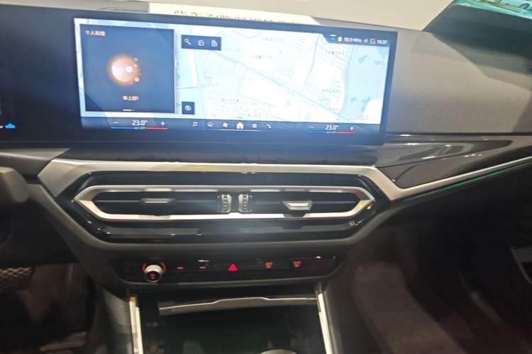 Used BMW 3 Series 2023 330i M Sport Night Edition Package Audio And AC Panel