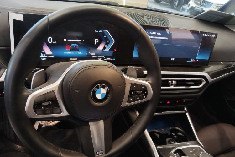 Used BMW 3 Series 2023 325Li M Sport Package Center Console