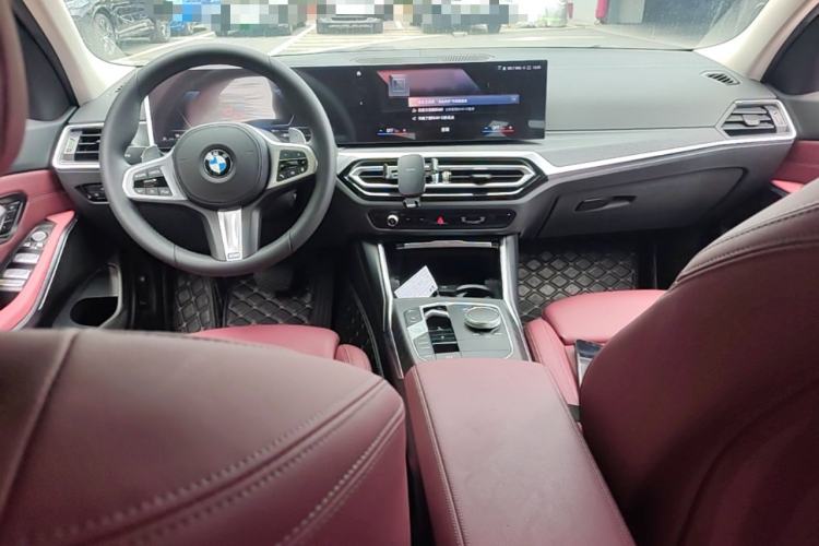 Used BMW 3 Series 2023 325i M Sport Package Center Console