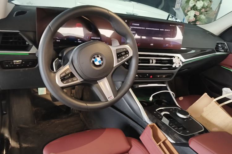 Used BMW 3 Series 2023 325Li M Sport Package Center Console