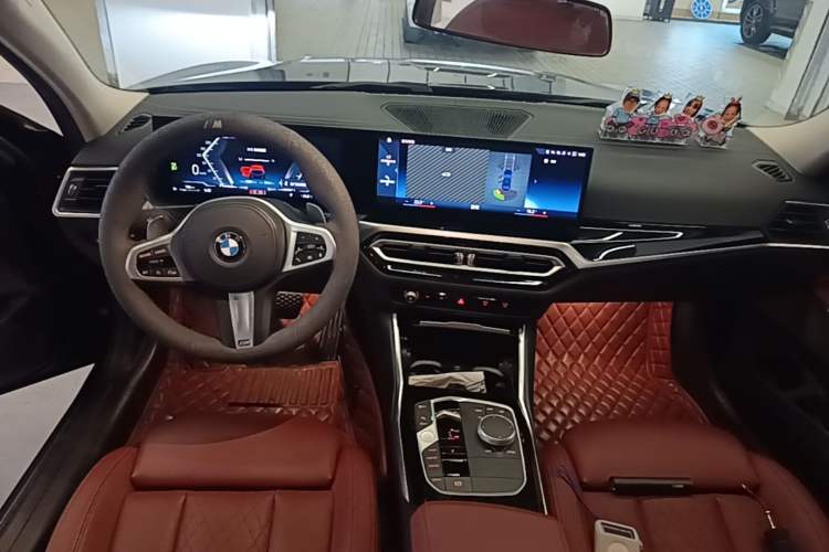 Used BMW 3 Series 2023 320Li M Sport Package Center Console