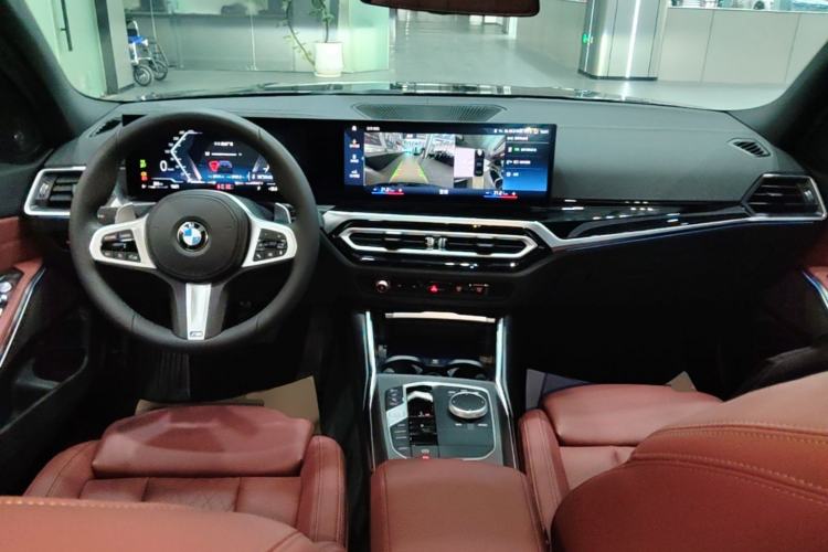 Used BMW 3 Series 2023 325i M Sport Night Edition Package Center Console