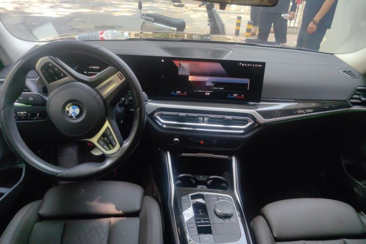 Used BMW 3 Series 2023 325Li xDrive M Sport Package Center Console