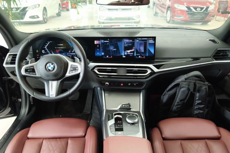 Used BMW 3 Series 2023 325i M Sport Night Edition Package Center Console