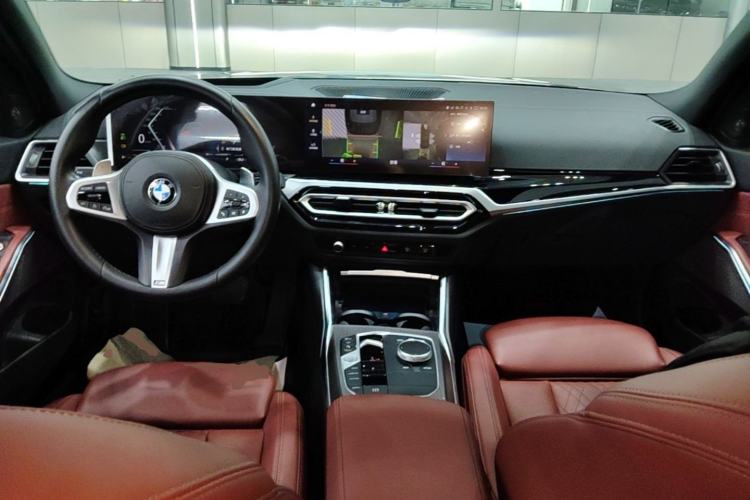 Used BMW 3 Series 2023 330i M Sport Night Edition Package Center Console