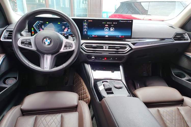 Used BMW 3 Series 2023 320Li M Sport Package Center Console