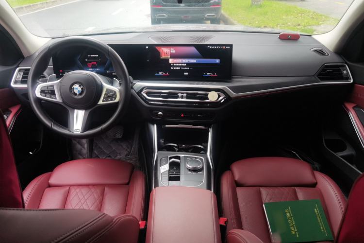 Used BMW 3 Series 2023 325i M Sport Package Center Console