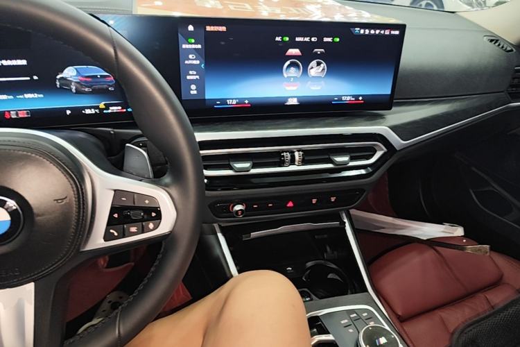 Used BMW 3 Series 2023 325i M Sport Package Center Console