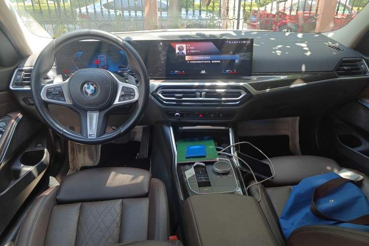 Used BMW 3 Series 2023 325Li M Sport Package Center Console
