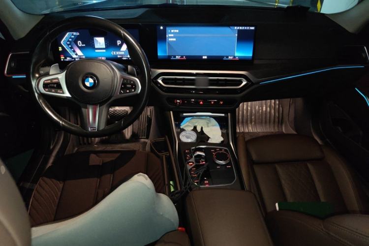 Used BMW 3 Series 2023 325i M Sport Package Center Console