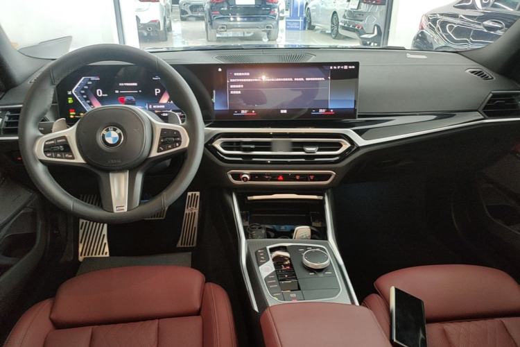 Used BMW 3 Series 2023 325i M Sport Night Edition Package Center Console