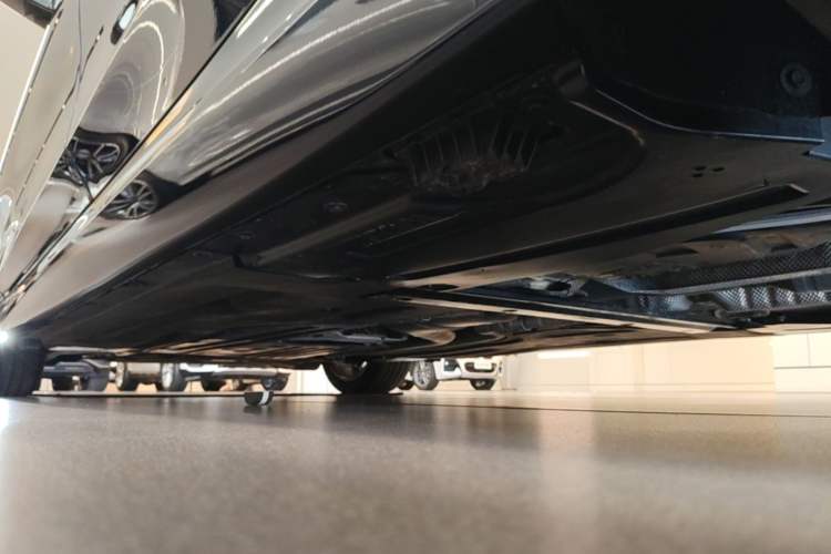 Used BMW 3 Series 2023 325Li M Sport Package Chassis Rear Left
