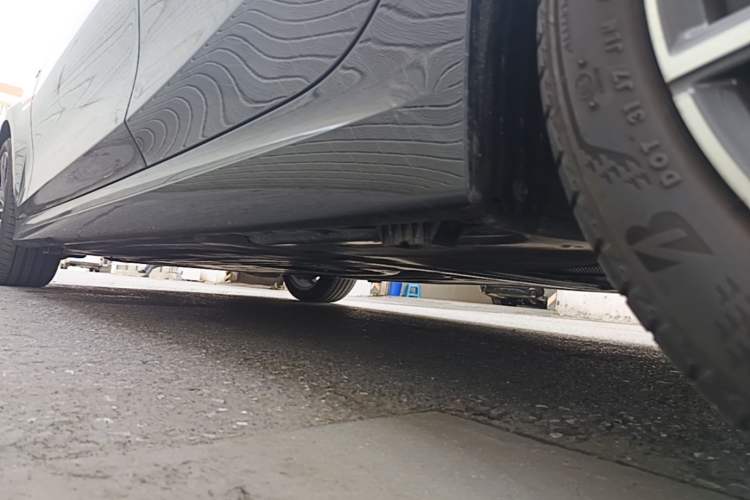 Used BMW 3 Series 2023 320i M Sport Package Chassis Rear Left