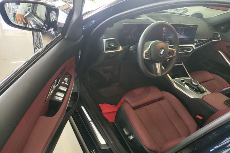 Used BMW 3 Series 2023 330i M Sport Night Edition Package Driver Seat