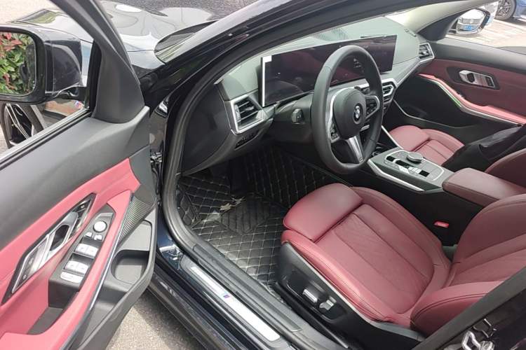 Used BMW 3 Series 2023 325i M Sport Package Driver Seat
