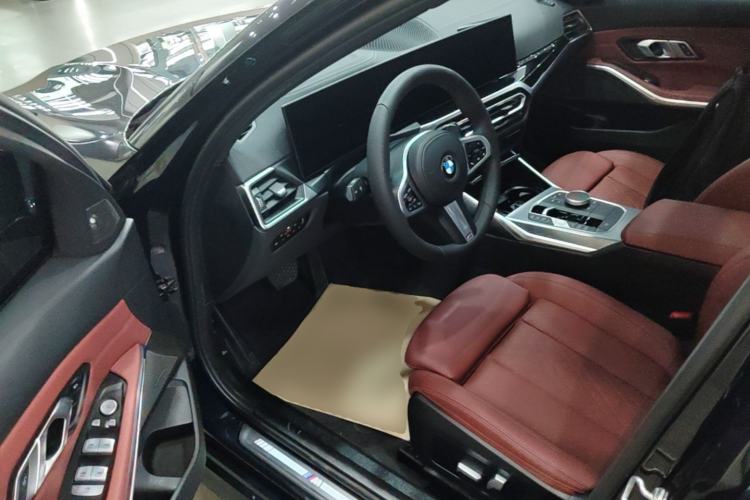 Used BMW 3 Series 2023 325i M Sport Night Edition Package Driver Seat