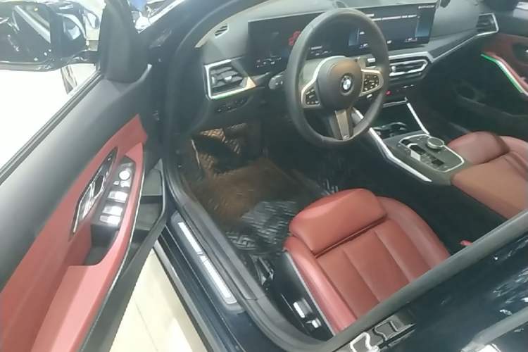 Used BMW 3 Series 2023 325i M Sport Package Driver Seat